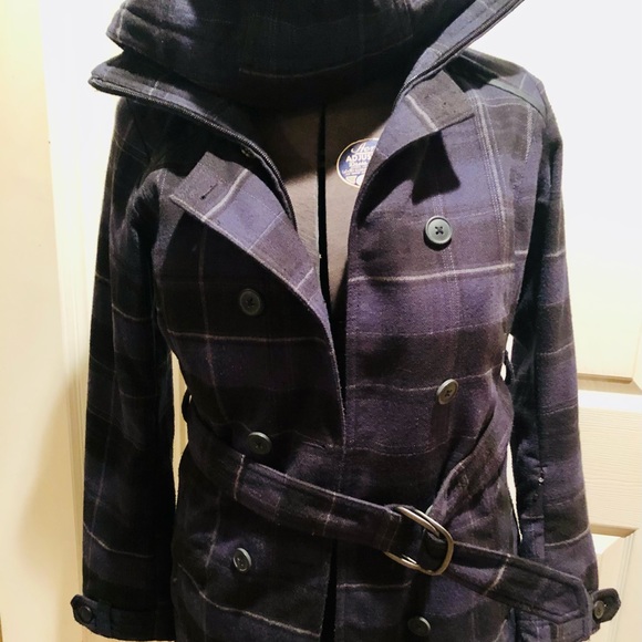 Columbia Omniheat winter jacket, Zippered, buttoned and belted Size XS
